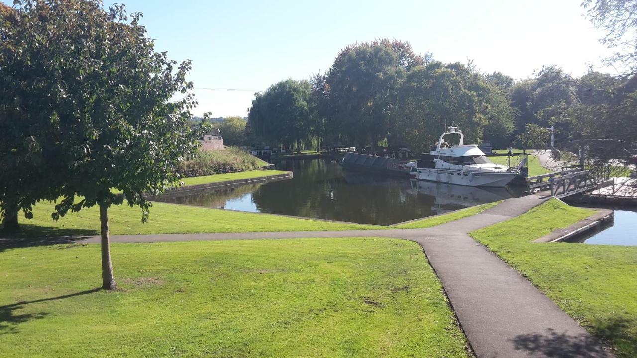 Stourport River View Apartment מראה חיצוני תמונה